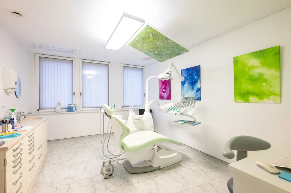 Behandlungszimmer_REDUCED_2000px-1920w
